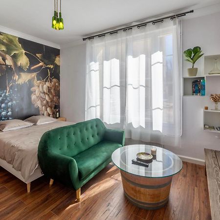 Suite Grand Cru - Spa & Terrasse Arveyres Exterior foto