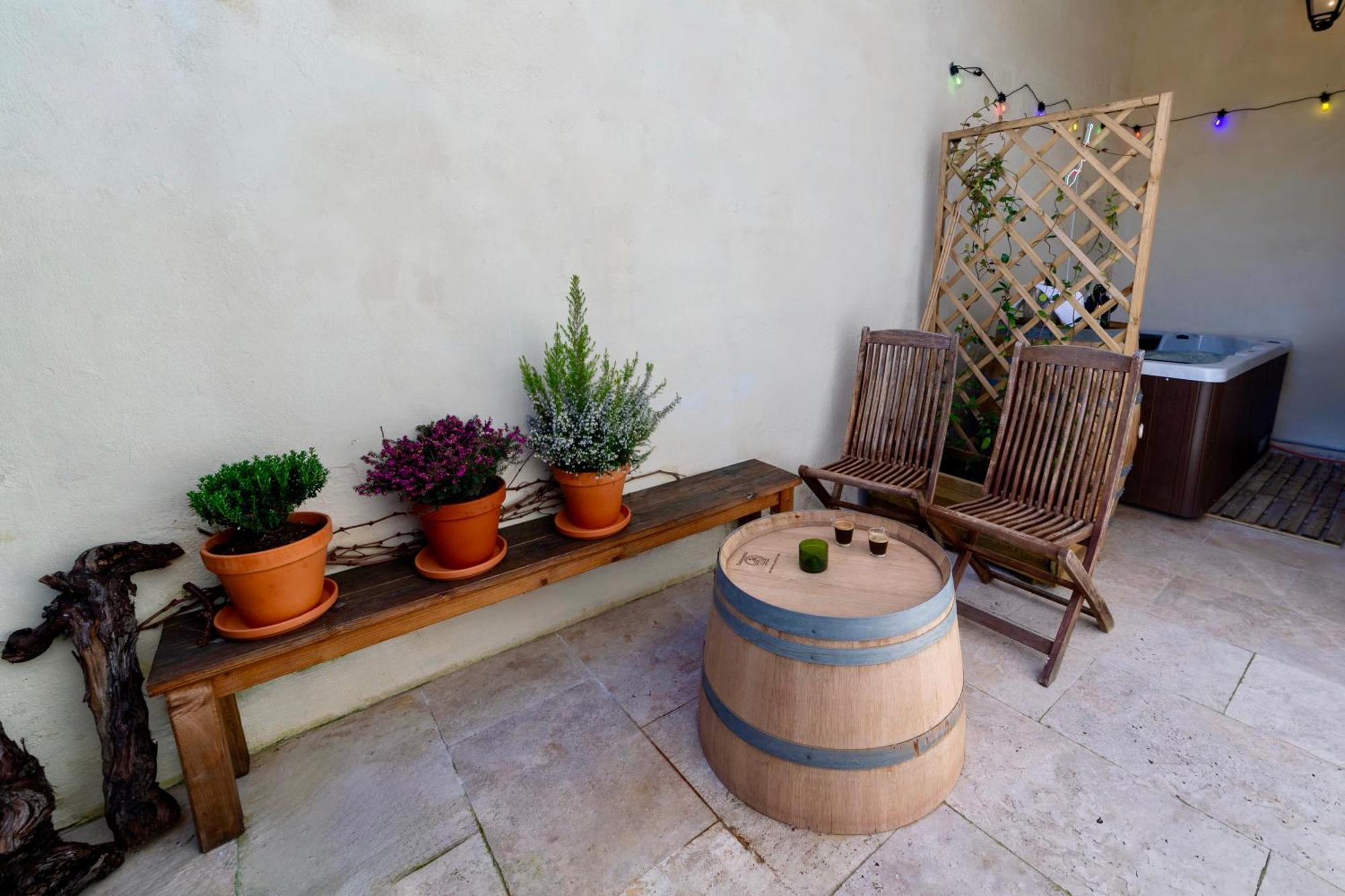 Suite Grand Cru - Spa & Terrasse Arveyres Exterior foto